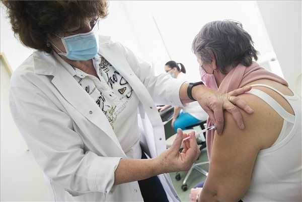 Meghalt 130 beteg, 9011-gyel nőtt a fertőzöttek száma Magyarországon