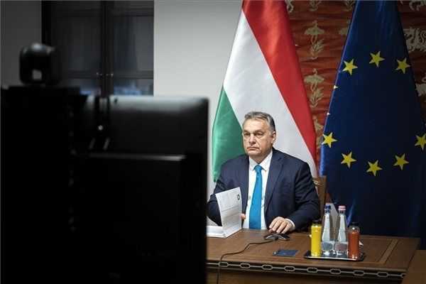 Orbán: mi támadunk, a vírus védekezik