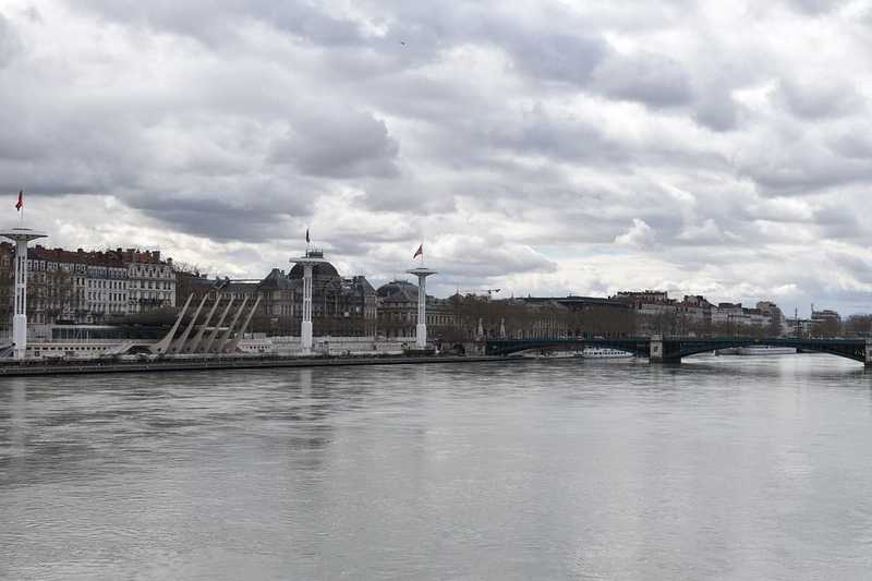 Demonstráló diákok vonultak át több francia városon