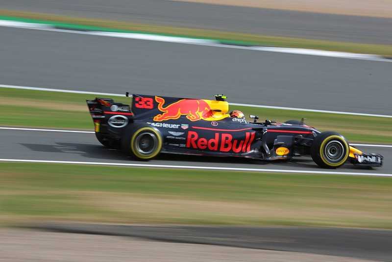 Verstappen nyert Silverstone-ban