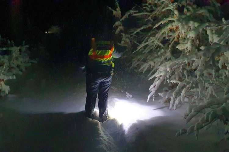 A hóban fekve találtak rá a rendőrök egy eltévedt nőre 
