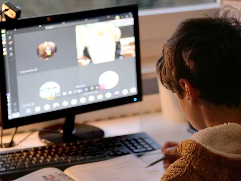 Március 29-ig még igényelhetik az ingyen internetet az általános iskolások szülei