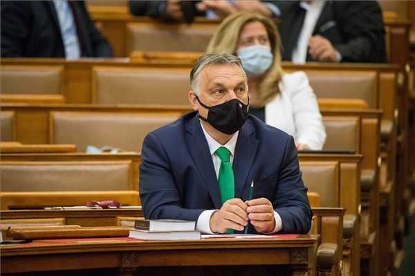 Orbán: újabb szakaszhatárhoz érkezünk a járvány elleni küzdelemben