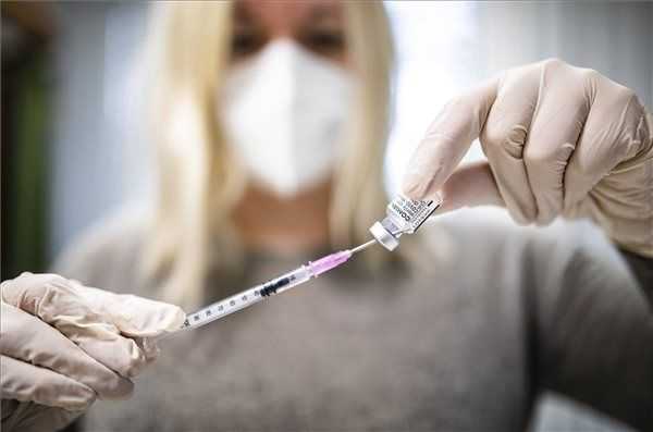 Brit kutatók megnézték, nyújt-e védelmet az első vakcinadózis 