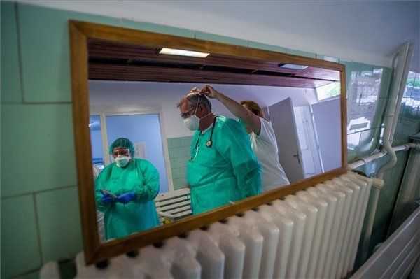 Meghalt két beteg és 4014-re emelkedett a fertőzöttek száma Magyarországon