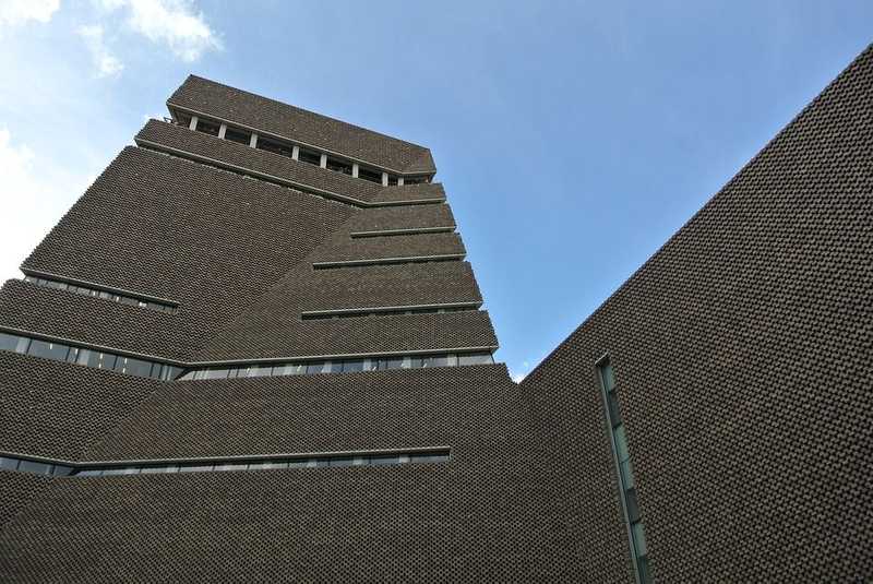 Lehajítottak egy hatéves gyereket a londoni Tate Modern múzeum teraszáról