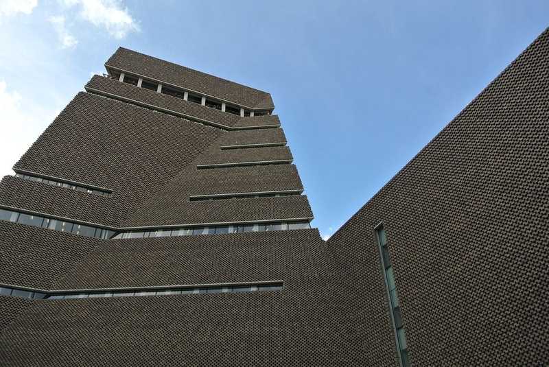 Lehajítottak egy hatéves gyereket a londoni Tate Modern múzeum teraszáról