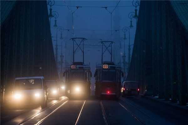 Tizenhat óra után az éjszakai járatokkal lehet utazni Budapesten