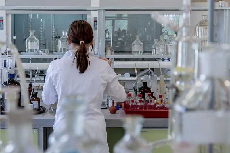 Újfajta PCR-teszt elővizsgálatában vett részt a Semmelweis Egyetem