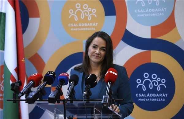 Novák: otthonfelújítási programot indít a kormány