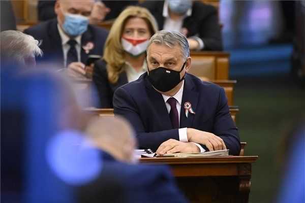 Orbán Viktor a kereskedelmi kamarával tárgyalt