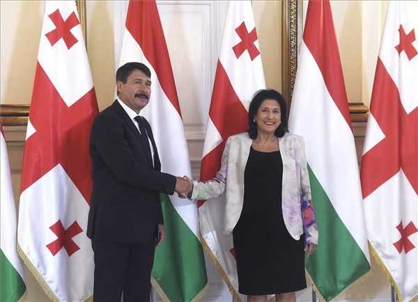 Áder: Magyarország támogatja Georgia területi egységét és integrációs törekvéseit