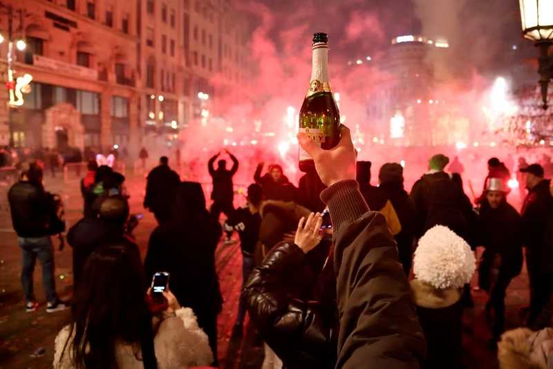 Mentőszolgálat: 3608 esetet láttak el szilveszterkor, 137 tűzoltói beavatkozásra volt szükség