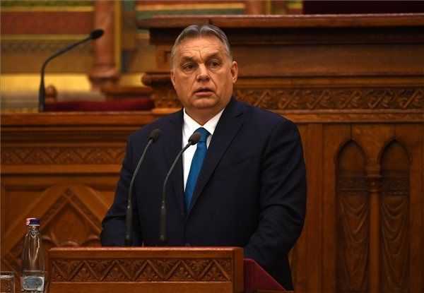 Orbán: a tanulók hétfőtől nem mehetnek iskolába