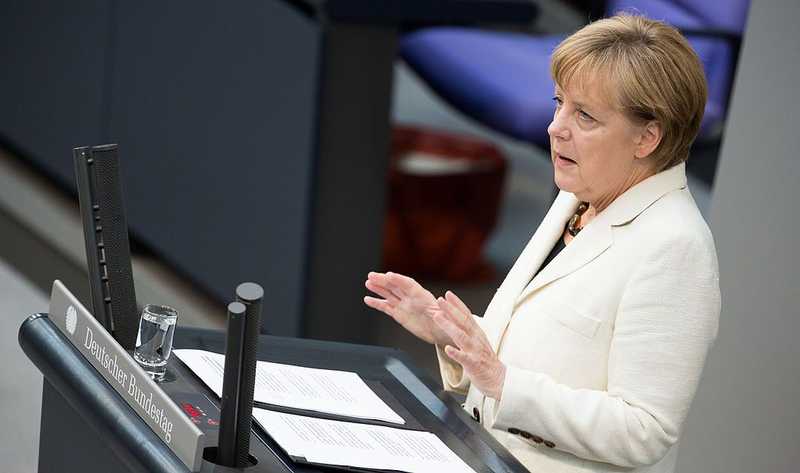 Angela Merkel elhagyta a házi karantént, ismét hivatalában dolgozik