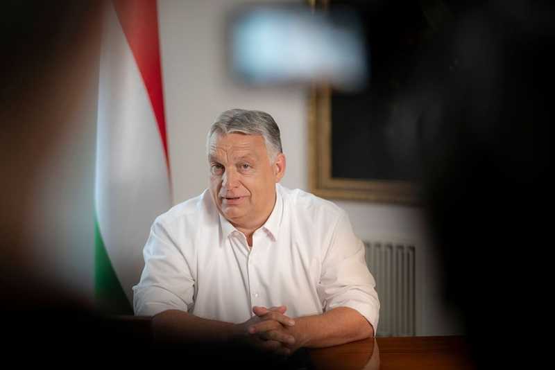 Orbán: megvédjük a rezsit és elvesszük az extraprofitot