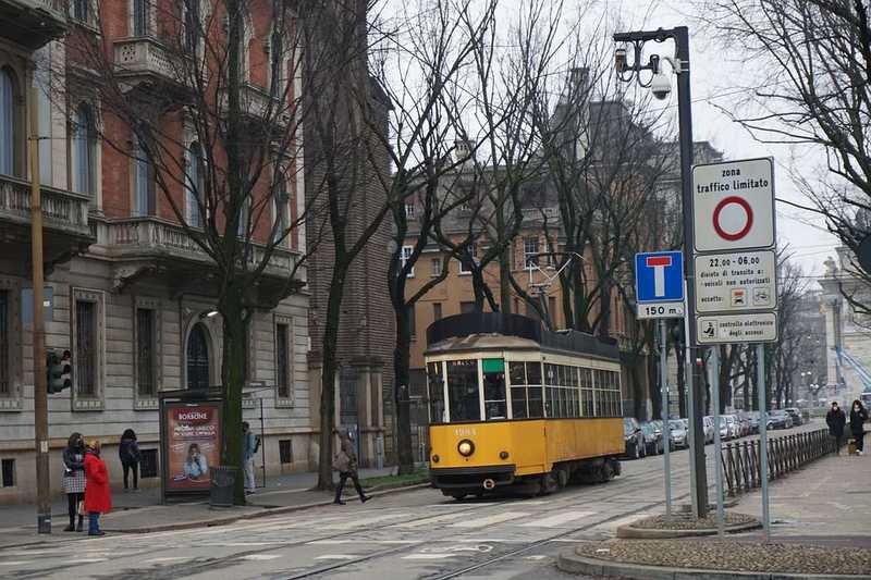 Olaszországban oltáshoz kötötték a városi tömegközlekedés használatát