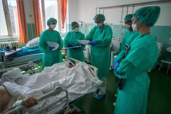 Meghalt 3 beteg, és 3598-ra nőtt a fertőzöttek száma Magyarországon