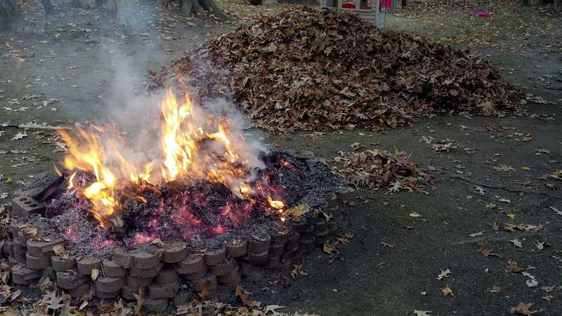 A zöldhulladék-égetés veszélyére figyelmeztet a katasztrófavédelem