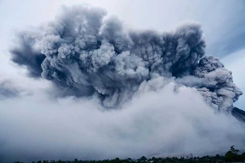 Nincs jele annak, hogy az eltűnt turisták túlélték volna az új-zélandi vulkánkitörést
