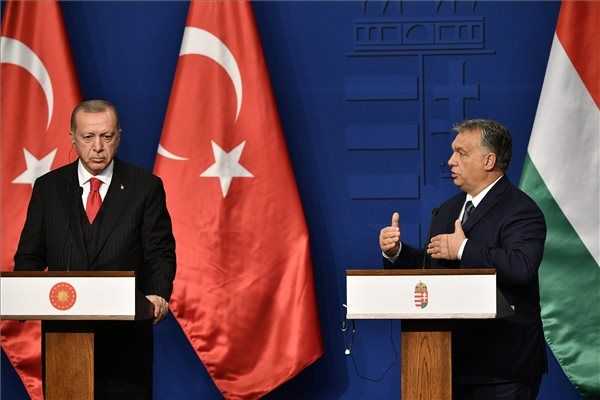 Orbán Viktor: Törökország nélkül nem lehet megállítani az Európa felé irányuló migrációt