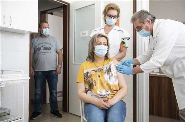 Megérkeztek a szombati járványadatok