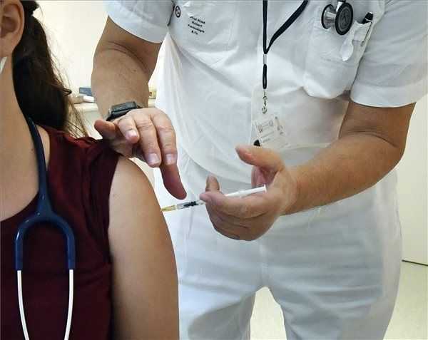Újabb vakcinaszállítmány érkezett hazánkba 