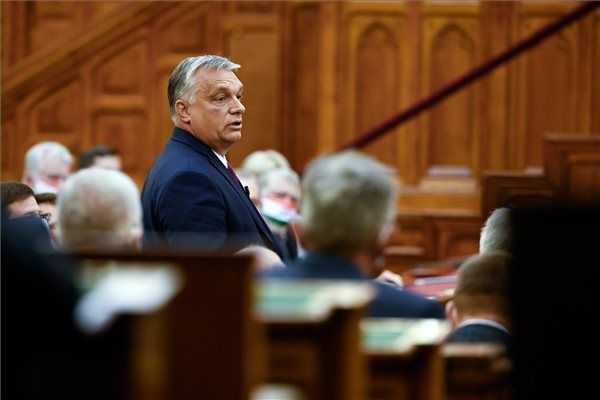 Orbán Viktor és Pintér Sándor meglátogatta a Szent László Kórházat